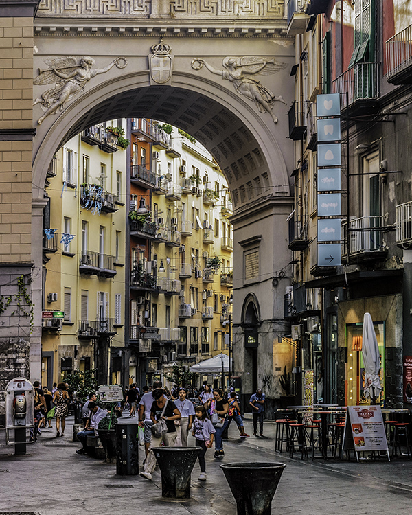 Ponte di Chiaria, Naples, Travels in Italy, Marcus Travel Journal, mytravellinglens.com