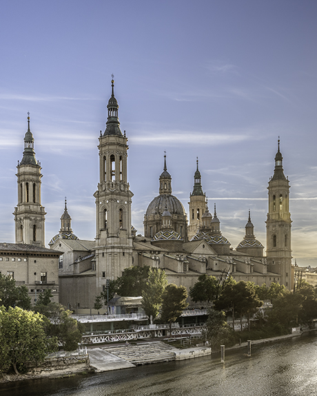 Basilica Lady of Pilar, Zaragoza, Spain - photo: bytravellinglens.com
