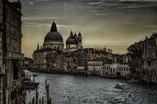DSC_5701-850-ViewdownGrandCanal