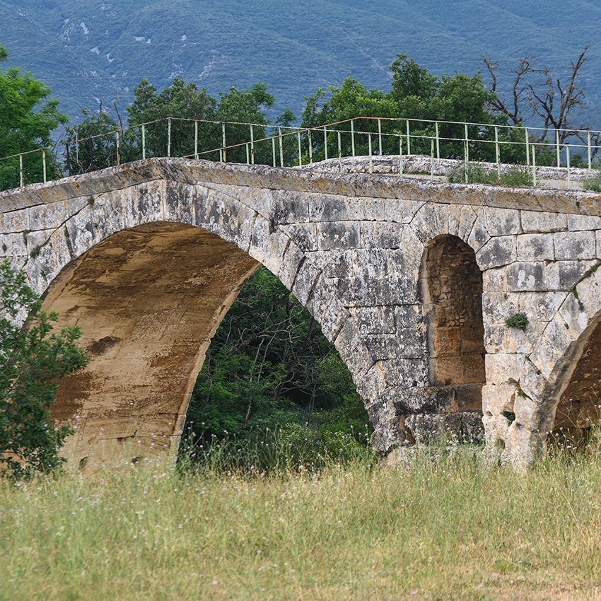 Pont Julien