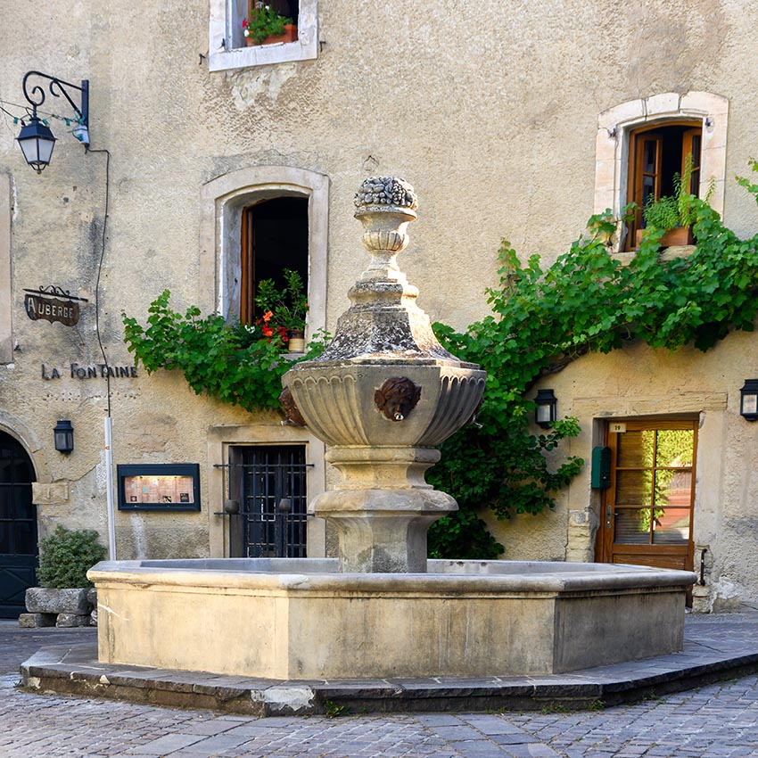 Venasque - mytravellingslens.com