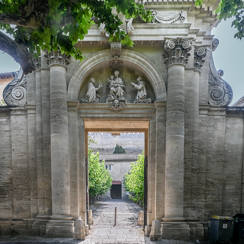Valfreniere Gate, La Chartreuse, Villeneuv les Avignon photo: mytravellinglens.com