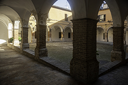 DSC_6766-850-Mondavio-Cloister
